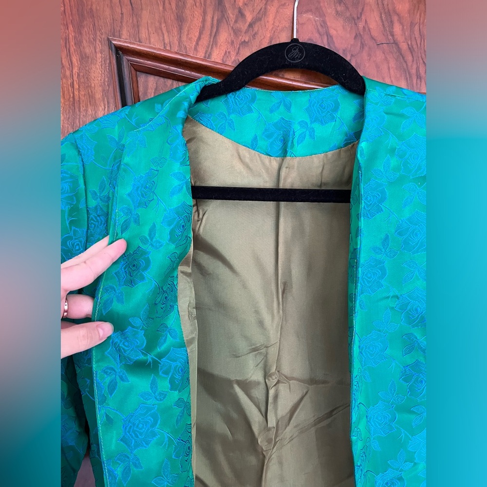 Vintage Green Silk Cropped Jacket with Embossed Blue Roses Jacket Pockets - Picture 3 of 6